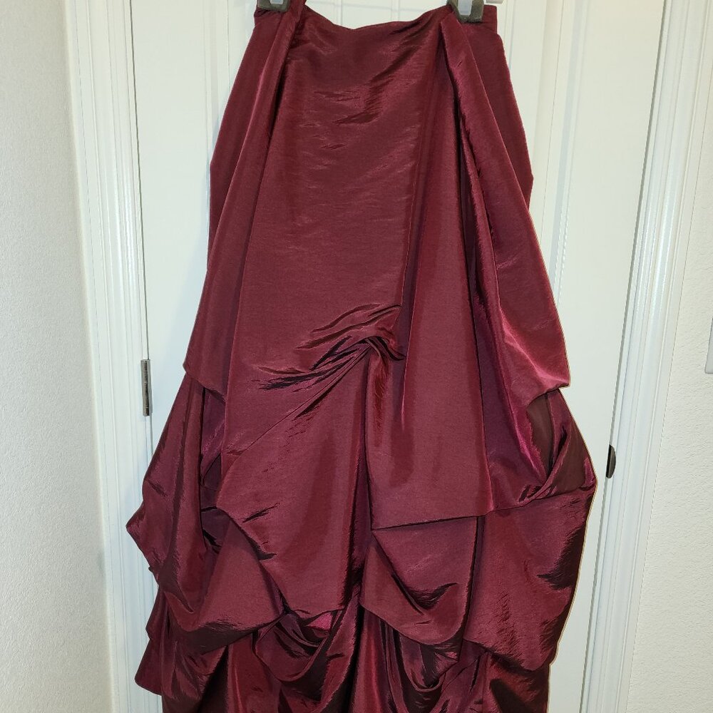 David's Bridal 2 piece sleeveless top, bustle skirt, plus size